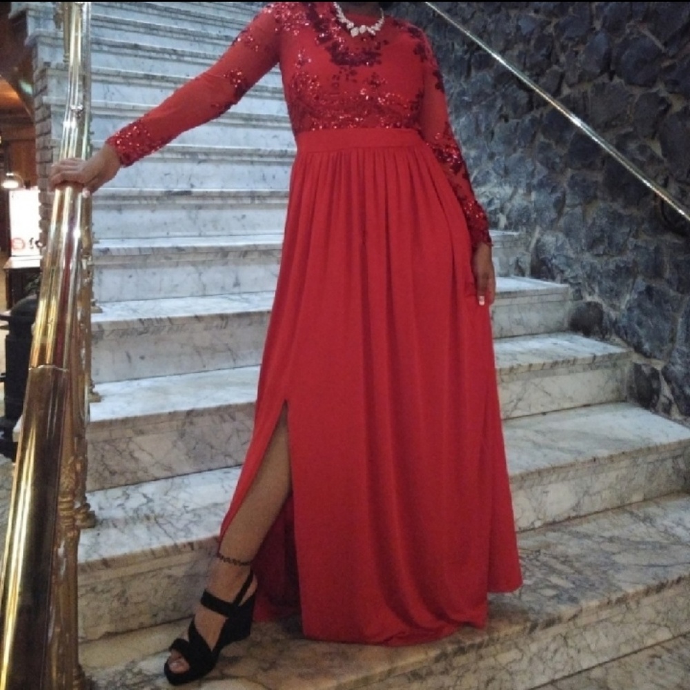 Red Sequin Dress w/backout, shear sleeves & split!